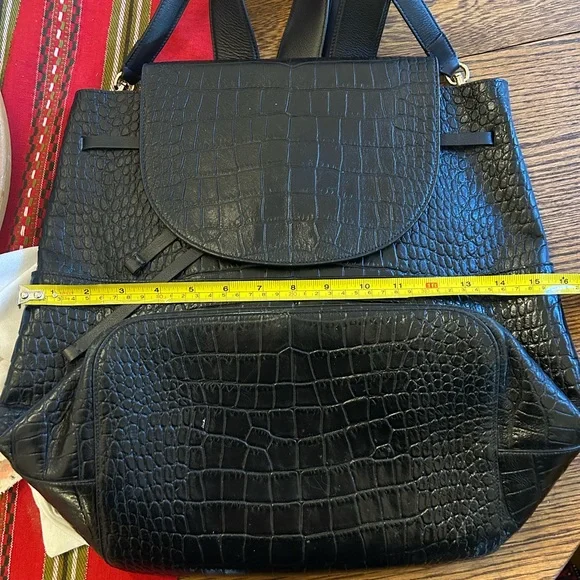 Cuyana Black Croc-Embossed Shoulder Bag - Picture 7 of 7